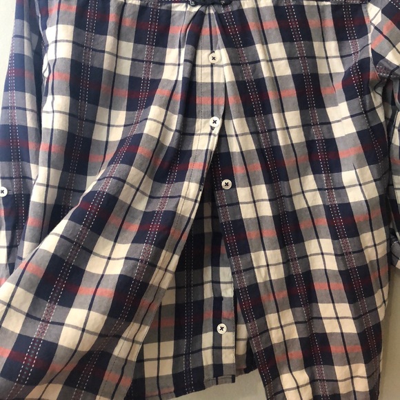 Long and open back button up with stitch detail - Picture 7 of 7